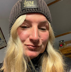 Meet your Posher, Holly